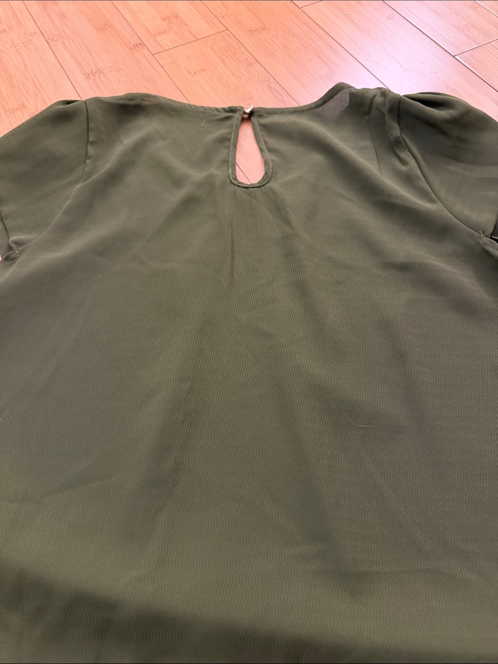 Olive Green Pleated Keyhole Cap Sleeve Blouse - Picture 5 of 5